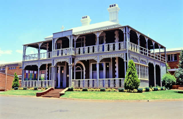 Concordia College Administration Building